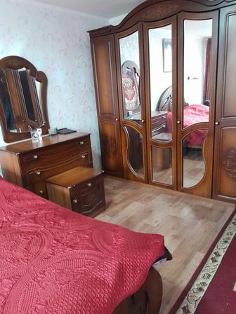 Продам спальный гарнитур