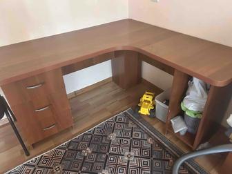 Стол для учеба или офиса