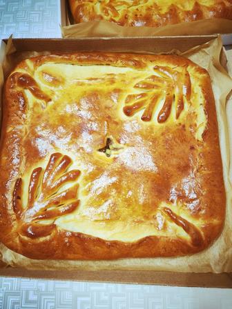 Пироги с мясом и картофелем.