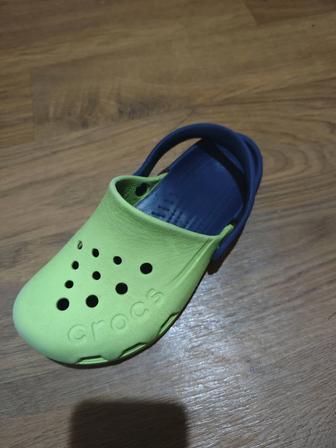 Продам детские кроксы оригинал