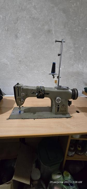 Продам промышленная швейная стачивающая машинка