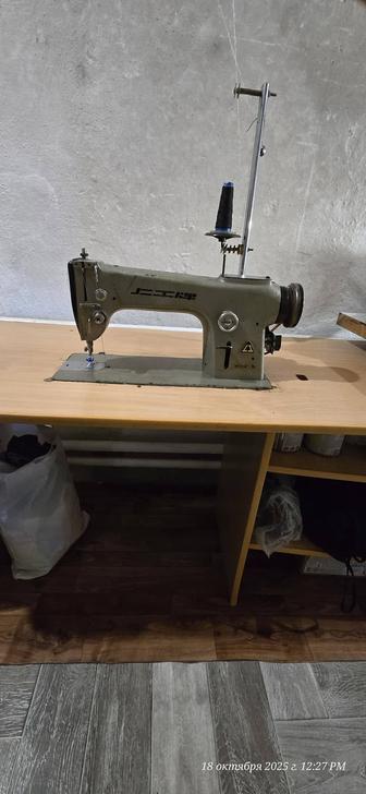 Продам промышленная швейная стачивающая машинка