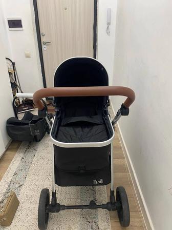 Коляска Tomix со съемной отдельной люлькой (автокраном)