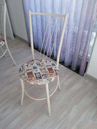 Продаются стулья, железные, отличного качества.