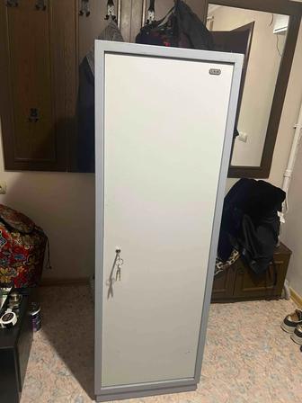 Продам бухгалтерский сейф в отличном состоянии