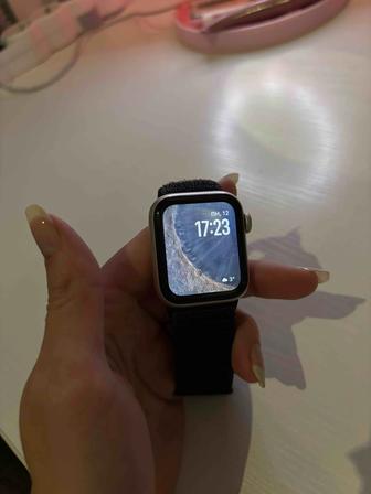 Apple Watch SE (Gen 2) 40mm Starlight