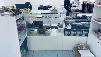 Витрины стеклянные