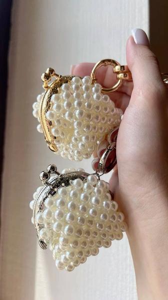 Сумки и аксессуары из бусини