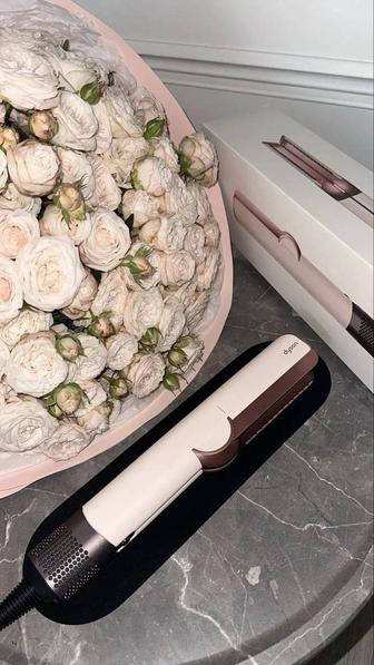 Dyson Airstrait в сакура цветет - выпрямитель подарок мечта девушек