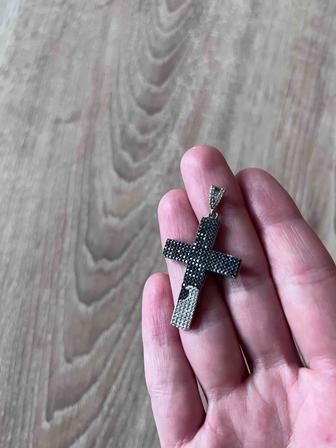 Серебряный кулон с цирконами