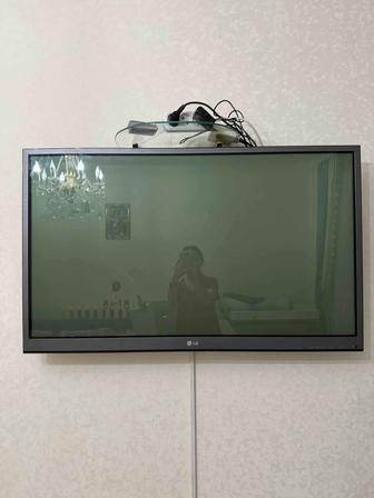 телевизор LG BM-LDS201