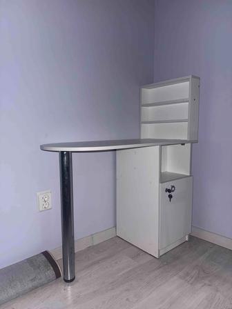 Продам маникюрный стол