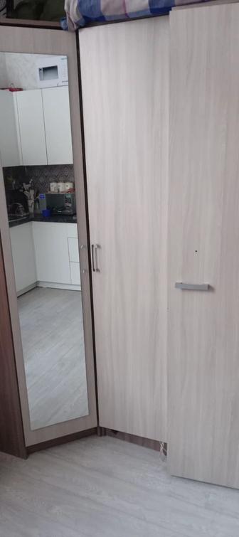 Угловой шифоньер с пеналом