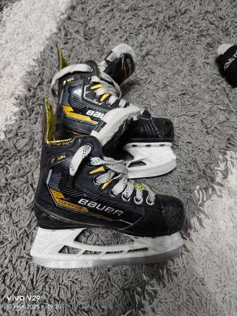 Продам коньки хоккейные детские BAUER размер 11yth(29.5).