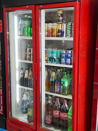 Витринный холодильник в отличном состоянии!