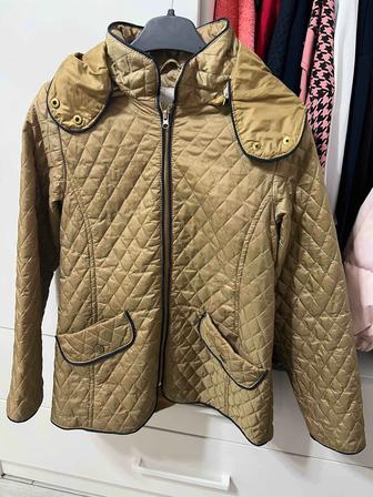 Продам куртку для девочки