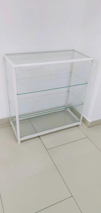 Витрина стеклянная