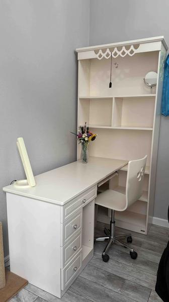 Продам несколько товаров мебели (кровать, шкаф и так далее)