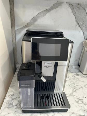 Продам кофемашинку DeLonghi