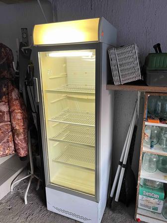Продам Холодильник Витрина