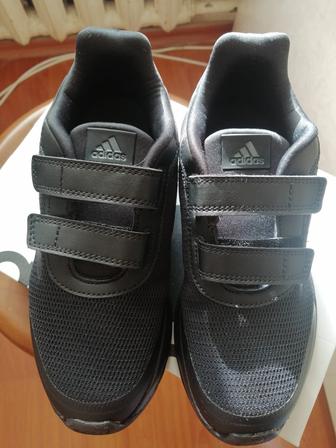 Продам кроссовки Adidas
