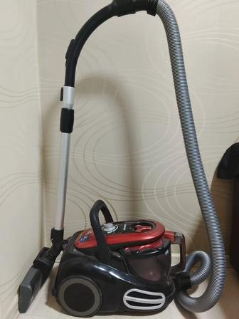 Пылесос вертикальный