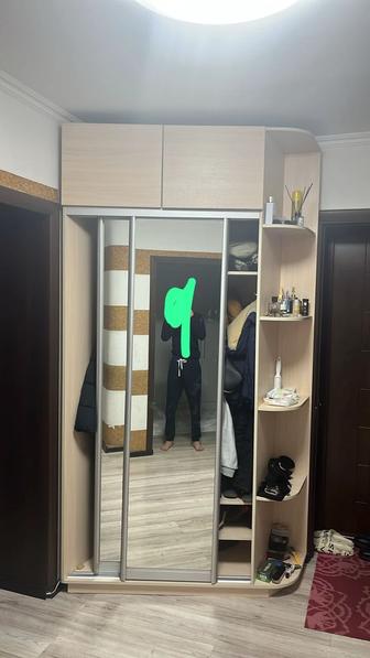 Продам шкаф в прихожую