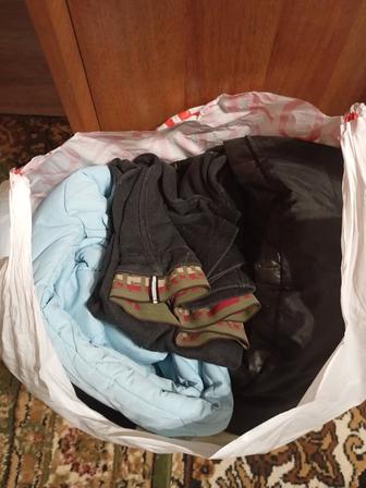 Женские футболки, джинсы, куртки