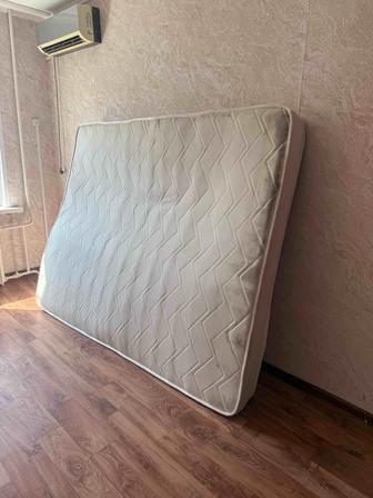 Отдам матрас даром
