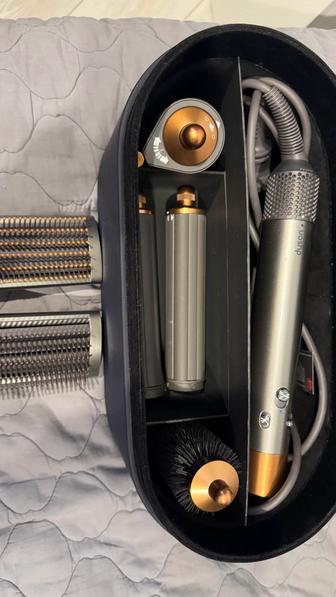 Dyson airwrap
