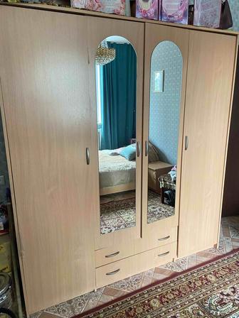 Спальный гарнитур кровать, шкаф, 2 тумбочки, туалетный столик