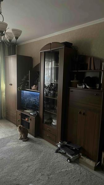 Срочно продаю стенку в гостиную