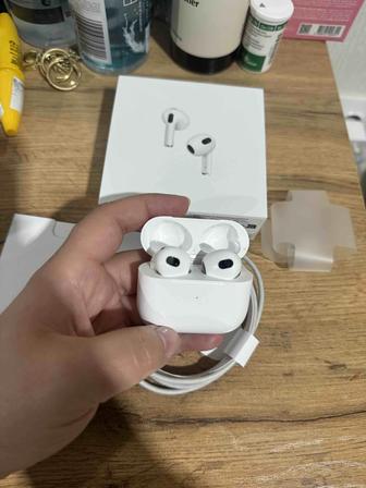 Наушники Apple AirPods 3 with Lightning Charging Case белый