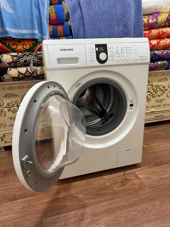 Продам стиральную машину Samsung WF1600WCW EcoBubble 6кг