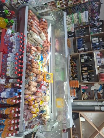 Продам витринный холодильник