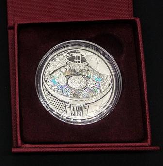 Монета KIIZ UI/Юрта. Серебро с золочением, 500 тенге