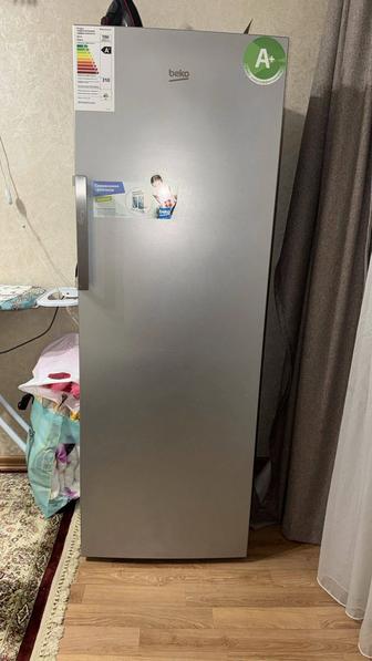 Продам морозильную камеру Beko