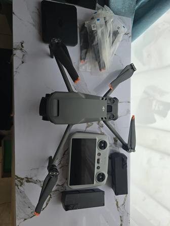 DJI Mavic 3 pro combo