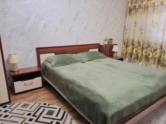 Продается кровать с двумя тумбочками!