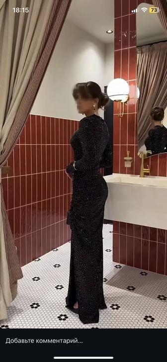 Черное платье со стразами