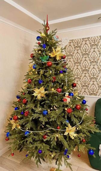 Продам елку 2,40 м.