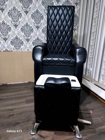 Продам педикюрное кресло