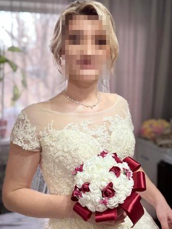 Свадебное платье очень красивое