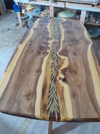 Продаю стол кухонный