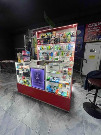 Продам островок для сотовых аксессуаров