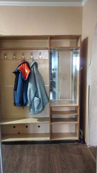 Кухонный гарнитур, прихожая, двери, доски