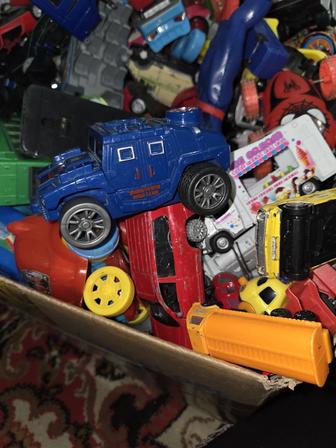 Продам игрушки машинки