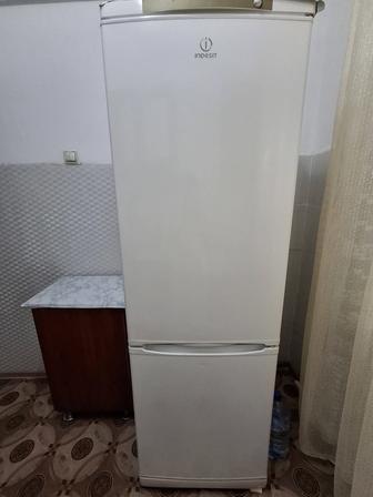 Холодильник INDESIT