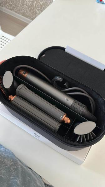 Продам Dyson оригинал