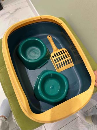 Лоток и миски для кота